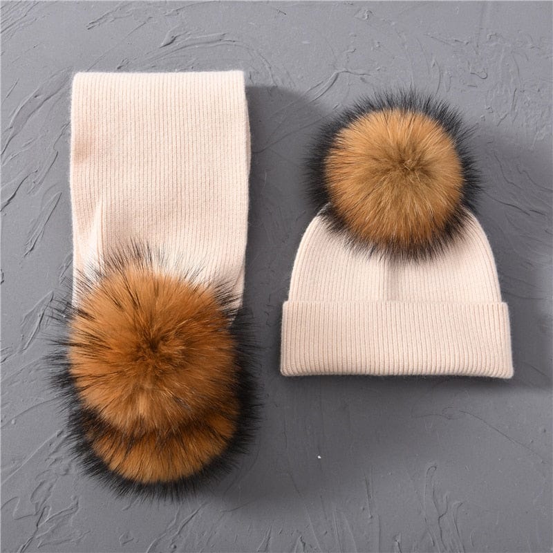 Cadeau showroom 2 Ensemble bonnet épais et écharpe a pompons