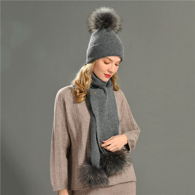 Cadeau showroom Ensemble bonnet épais et écharpe a pompons