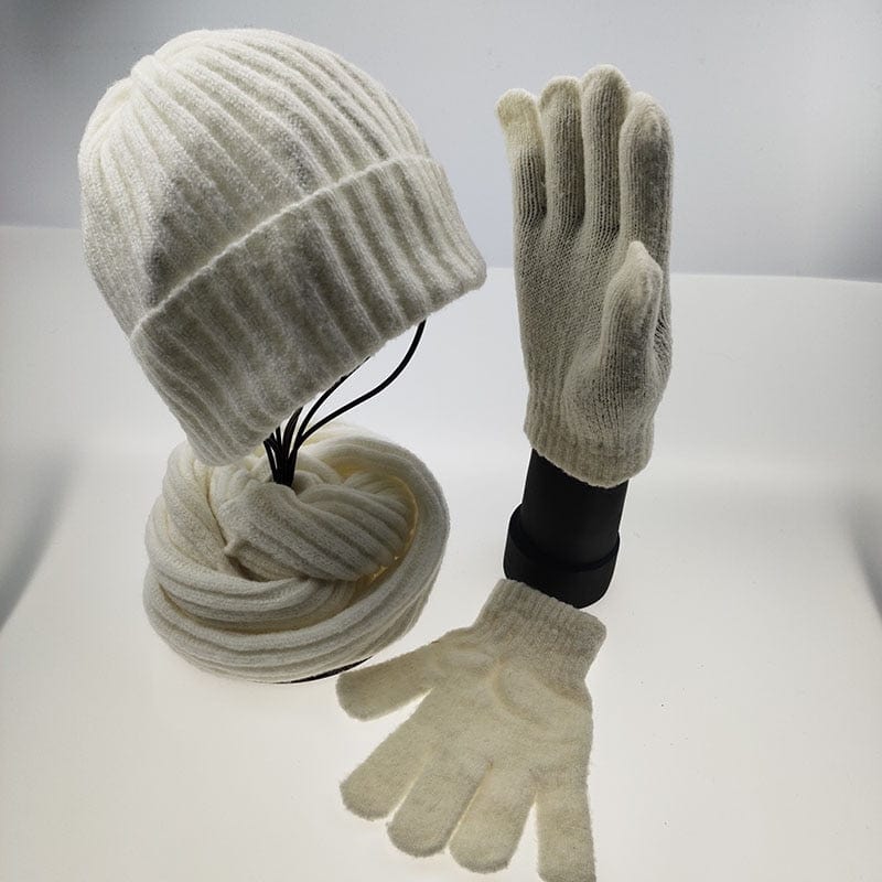 Cadeau showroom 9 Ensemble  bonnets écharpe et gants en acrylique