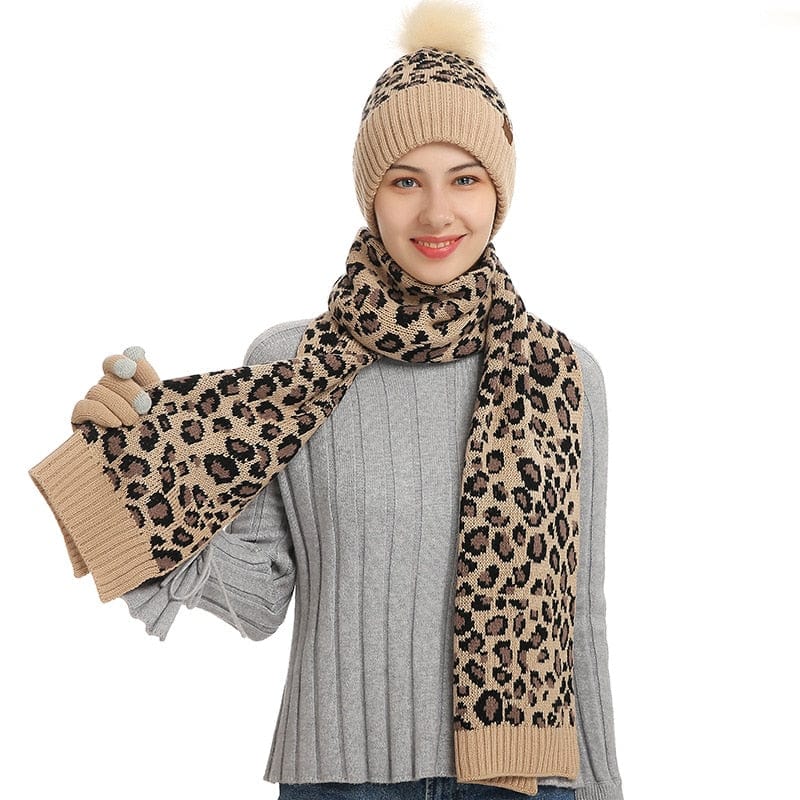 Showroom-Cadeau Beige Ensemble Bonnet gants et écharpe imprimé léopard